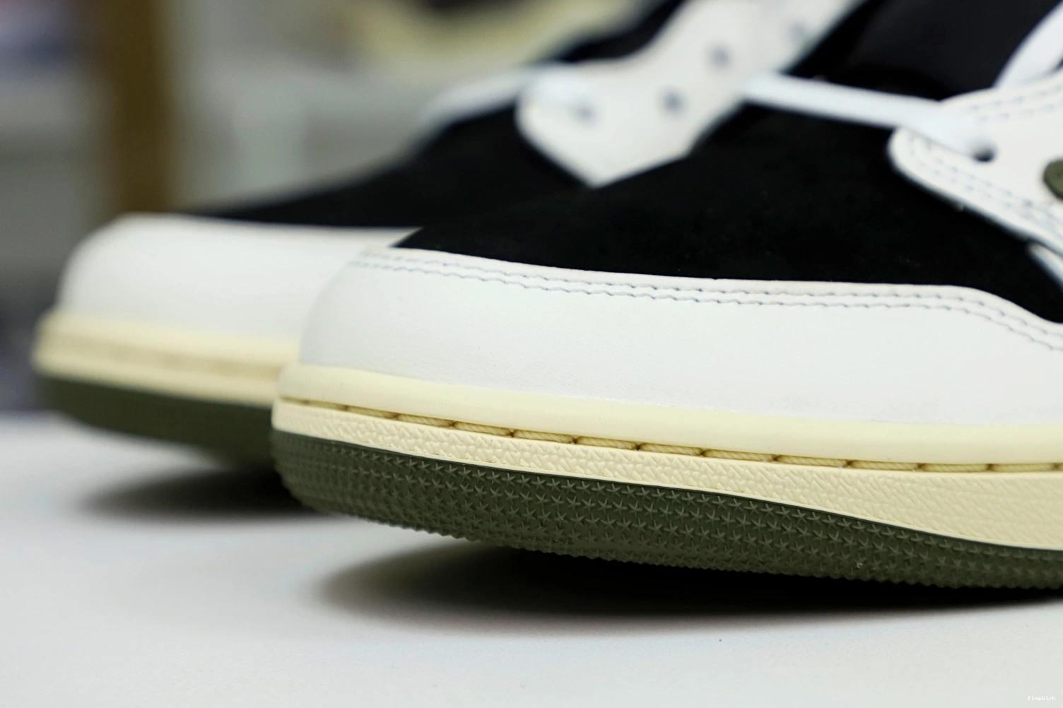 LOW JORDAN OG TRAVIS X SCOTT 1 AIR “Olive” NIKE 1118